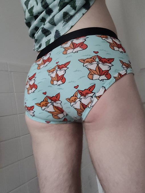 2 pic. I wanna be a slut rn ugh https://t.co/WfuMCYgDUO