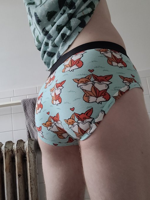 3 pic. I wanna be a slut rn ugh https://t.co/WfuMCYgDUO