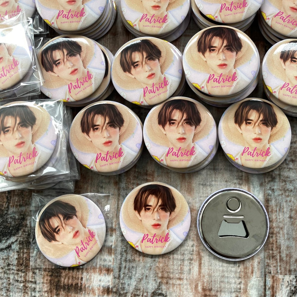 print2u2014's tweet photo. ที่เปิดขวดติดตู้🍺
วงกลม
���นาด 5.8 cm

😍เคลือบเงา / ด้าน

สั่งทำไม่มีขั้นต่ำ ราคาตามจำนวน
จำนวนมากเช็คราคา  https://t.co/A026AOWNnY

งานด่วนทำ 1-2วัน
สอบถามDM
#ที่เปิดขวดติดตู้เย็น #รับทําเข็มกลัด #รับทำของแจก​ #ทำเข็มกลัด #ทำพวงกุญแจ #ที่เปิดขวด https://t.co/W8YGrIxzY5