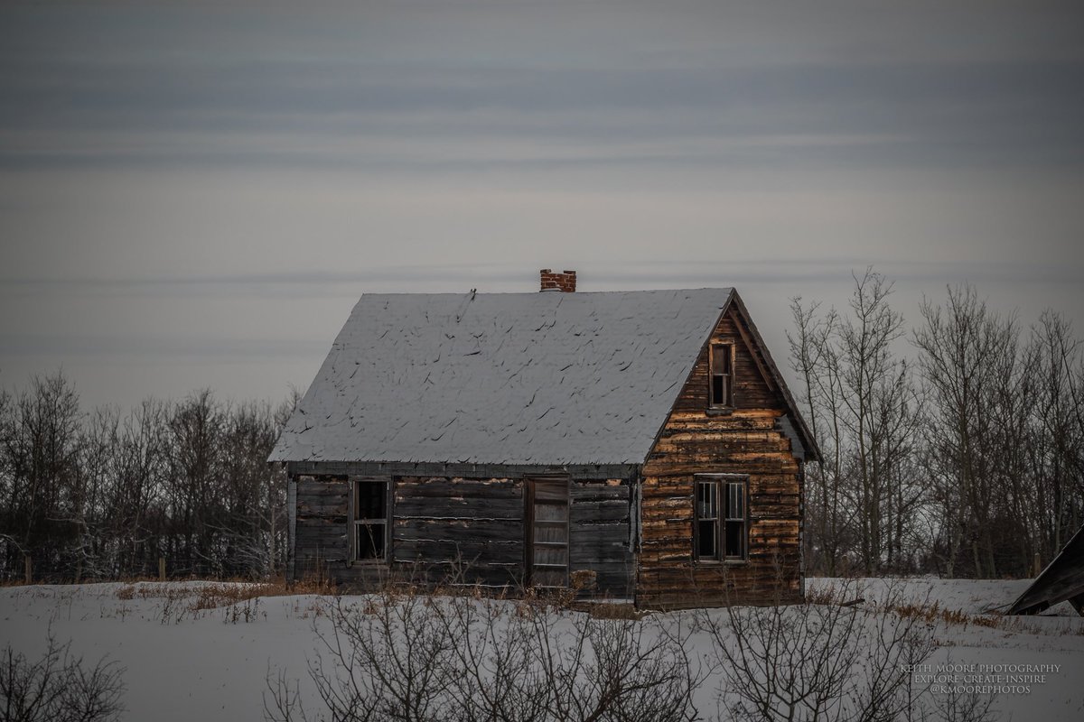 Had to stop and take a couple of photos of this old beauty before leaving Alberta again!! #AbandonedPlaces #photography #alberta #canoncanada #canada #abandonedAB