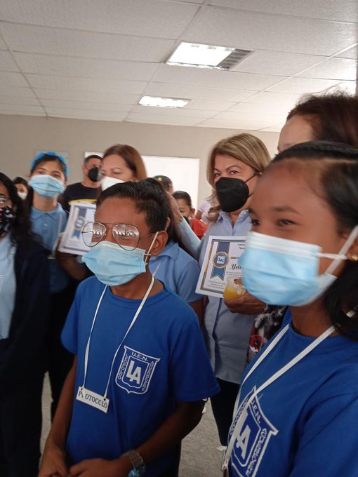 GrauG13's tweet photo. #Caracas🏫| Cumpliendo con el vértice “Mi Escuela Bella” del Plan Victoria Bicentenaria. La Min. @_LaAvanzadora entregó totalmente rehabilitada la UEN Leopoldo Aguerrevere.

@RosangelaOrozco
@DanielCustodio3
@ZonaEducativaDC

#LaCovidNoEsJuego https://t.co/csFhELpMyF