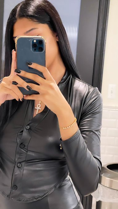 Watch 🍀's leaked NSFW photo on TwXstars