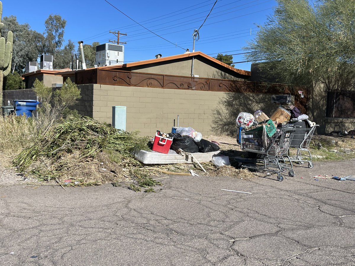 SML1one's tweet photo. @CNylanderKVOA @KVOA Trash is an issue anywhere and everywhere you go in TUS You work for KVOA and your neighborhood is one of the very worst. This is an issue that @TucsonRomero and @cityoftucson council needs to address in a hurry. Yet the city puts out the following #TeamUpToCleanUpTucson https://t.co/Wxd8sBfDMu