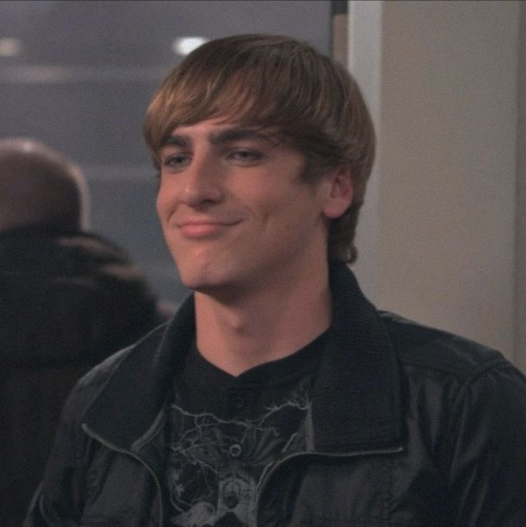 thinkerschmidt's tweet photo. bad boy!kendall https://t.co/LlOsQtnijA