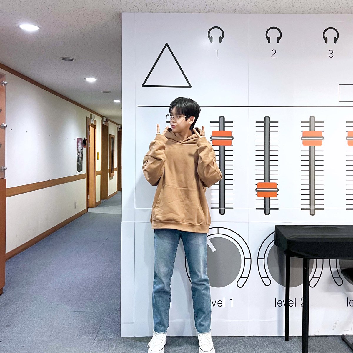 bz_boys's tweet photo. [#BZ_AT] : #Arirang_Radio 
22.01.24

📲👀💙
#본 이 도착했습니다

#BZ_BOYS #청공소년
#본 #태웅 #하민 #더블디 #승현
#널_찾으러_갈게 #FIND_YOU https://t.co/EjcofJwvEd