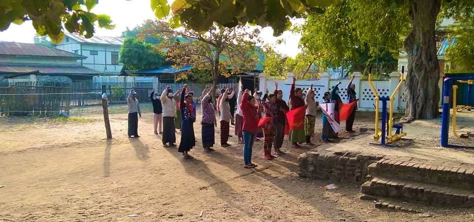 KYITHAR95368969's tweet photo. Anti-Coup movement led by residents from a village of #Shwebo Tsp, #Sagaing Division, marched to support @NUGMyanmar and against the #MilitaryDictatorship this morning. #WarCrimesOfJunta 
#2022Jan25Coup  
#WhatsHappeningInMyanmar https://t.co/5VTuWuspHq