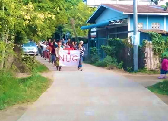KYITHAR95368969's tweet photo. Anti-Coup movement led by residents from a village of #Shwebo Tsp, #Sagaing Division, marched to support @NUGMyanmar and against the #MilitaryDictatorship this morning. #WarCrimesOfJunta 
#2022Jan25Coup  
#WhatsHappeningInMyanmar https://t.co/5VTuWuspHq