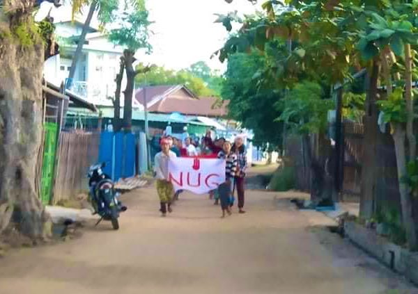 KYITHAR95368969's tweet photo. Anti-Coup movement led by residents from a village of #Shwebo Tsp, #Sagaing Division, marched to support @NUGMyanmar and against the #MilitaryDictatorship this morning. #WarCrimesOfJunta 
#2022Jan25Coup  
#WhatsHappeningInMyanmar https://t.co/5VTuWuspHq