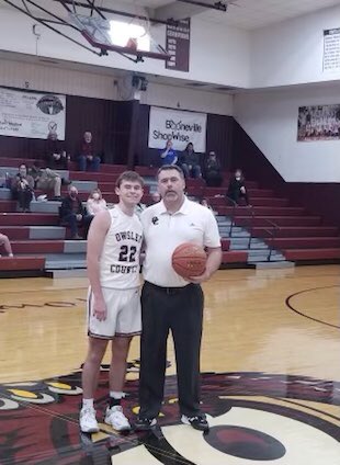 deronmays's tweet photo. Owsley County senior guard Xander Terry scored his 2000th points tonight in Booneville vs Letcher Central. Congratulations Xander on a great basketball accomplishment!! https://t.co/nTwPVYiq7y
