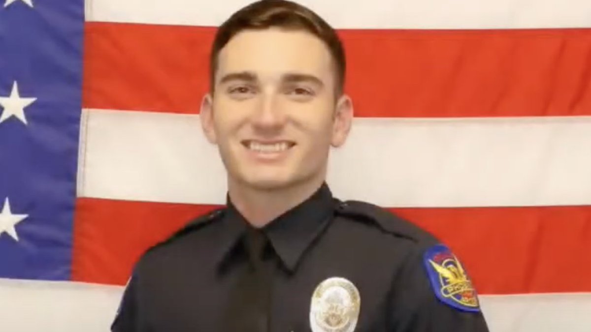 Officer Tyler Moldovan has been released from Saint Joseph’s Hospital, the Phoenix Police Department announced Monday.
STORY: bit.ly/3tTuXeU