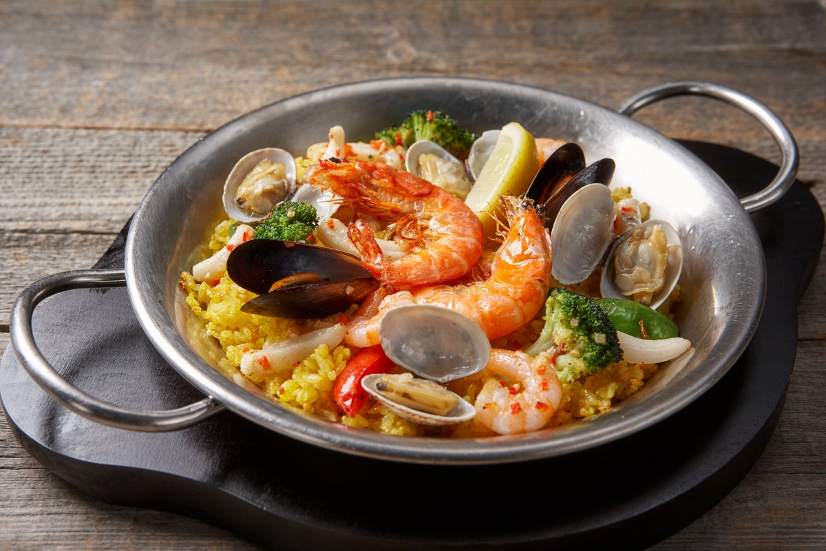 パエリアです 🦞RICE🦞 シェフズパエリア レギュラーサイズ 1,969円(税込) ラージ