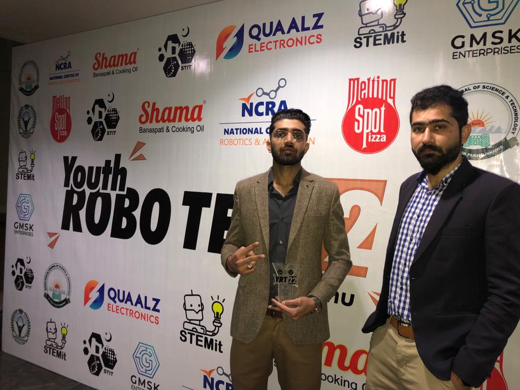 CECOS University tweet media