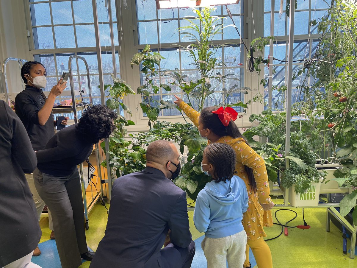 NYCDistrict19's tweet photo. A great day with Principal Towles,PS 158 students &amp; families for the Hydroponics Lab Ribbon Cutting &amp;tour with @NYsunworks. 

@BKBPReynoso @RepJeffries &amp; Council member Nurse inspired our students and were inspired by our students! 🌱

Thank you @NYCMayor! 

@TamraCollinsD19 https://t.co/uWfOpYRZK4