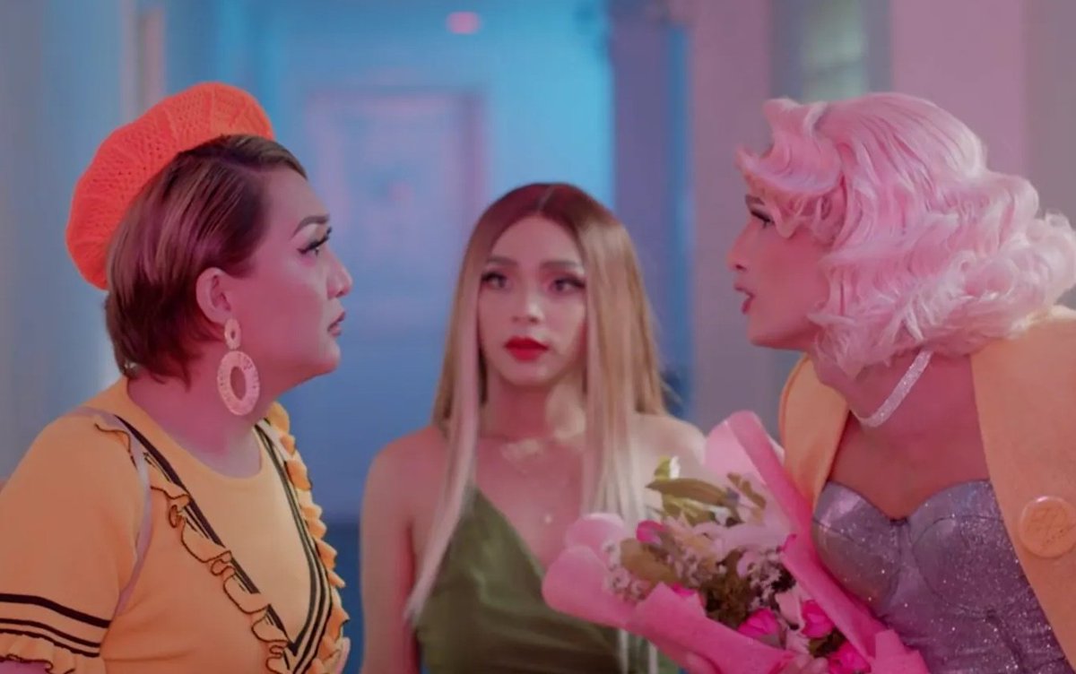 Kaninang madaling araw ko pa napanood yung #MyDeliveryGurl ep 4. Hirap tumawa pag tulog na ang madlang people 🤣

Isa sa mga fave scenes ko itong batuhan ni Bianca D (<a href="/Markkistroem/">Markki Stroem</a>) &amp; Sister Magda (<a href="/Real_iyahmina/">Iyah Mina</a>) 👏

👀 <a href="/CignalPlay/">Cignal Play</a> Premium