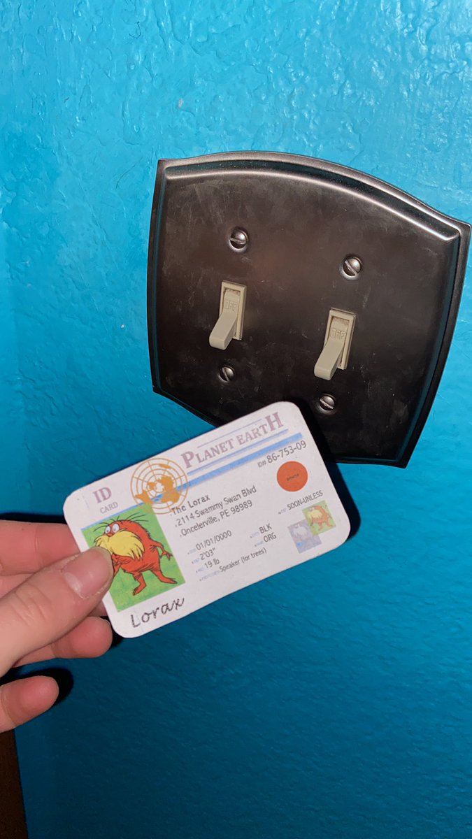 In an effort to reduce our ecological footprint, my family is very conscious about turning off the lights when they’re not needed. This helps reduce the amount of electricity we use! <a href="/franklinlorax/">APES Project Lorax</a> #apespopulation