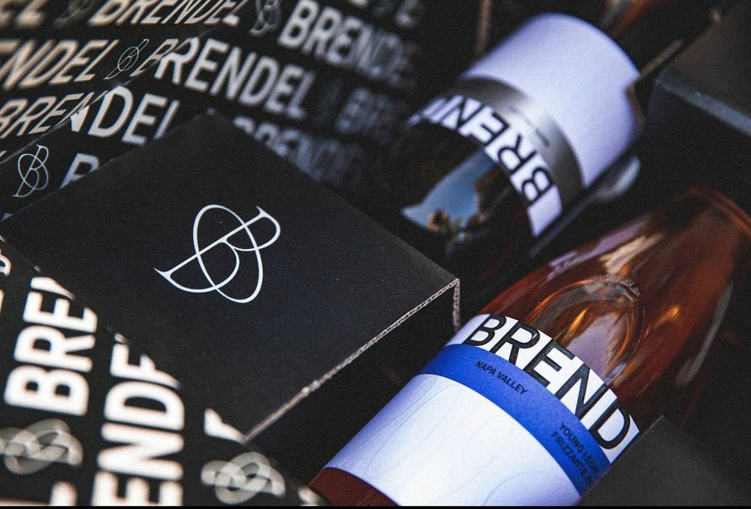 RollWithDaPack's tweet photo. We grabbed a seat and a glass of @BrendelWines . We are ready for the series premiere of @PromisedLandABC ! 

#brendelwines #PromisedLand #thenewnapa #napavalley #familia #sonoma #thepacktravelclub #rarelyhome #winelover https://t.co/Scl8F23tkG