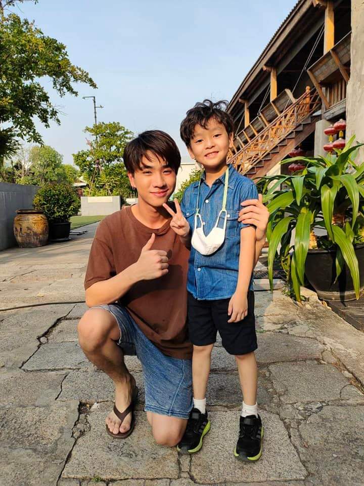 NateeNeen's tweet photo. 🎉🎉 เปิดตัวเป็นที่เรียบร้อยแล้ว บอกโลกให้รู้ว่า " กูรักมึง " 🎉🎉 Tell The World I Love You  (รอบพิเศษ)
สำหรับ FC พี่เพิร์ธ พี่บาส อย่าลืม ไปติดตามชมได้ในวันพฤหัสที่27นี้ กันนะครับ  ฝากติดตาม #เบบี๋บ้ง #Ammodel
#บอกโลกให้รู้ว่ากูรักมึง #TellTheWorldILoveYou #Movietwit #wanvayla https://t.co/CqYaKFso4u