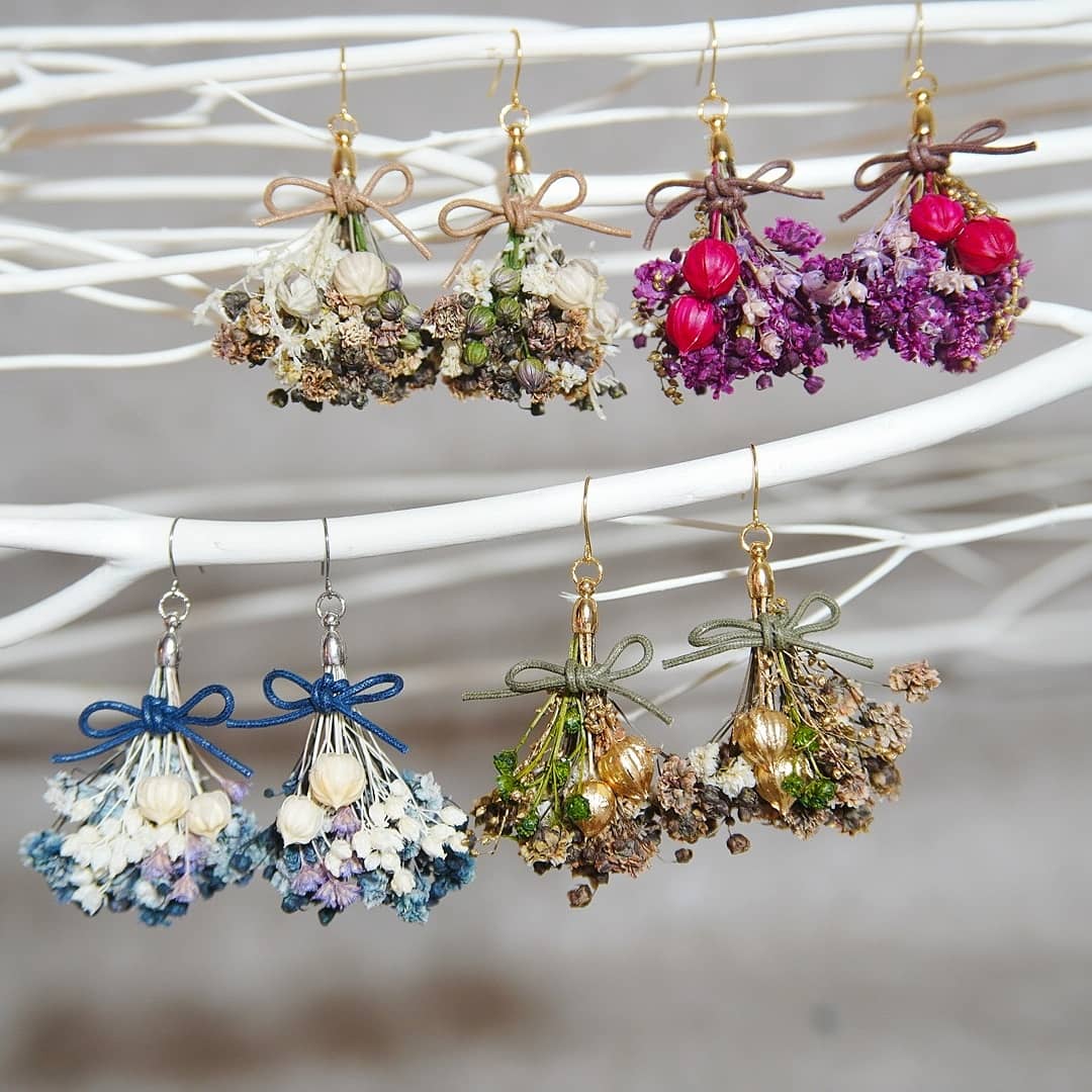 本物のお花を使用したアクセサリーや雑貨を制作しています🌼*･

「身に纏う花束」
「お世話のいらない花束」
新しい花束の形を提案します💐

今年は使いやすさやプレゼントしやすさを重視した作品作りをしていきます⸜🌷︎⸝‍

◤SHOP◢
hanataba.handcrafted.jp

Thx ▹▸ <a href="/Lupopo_cafe/">*LUPOPO cafe&gallery* 三軒茶屋の糖質オフのケーキ専門カフェとハンドメイドのお店</a> 様⚘