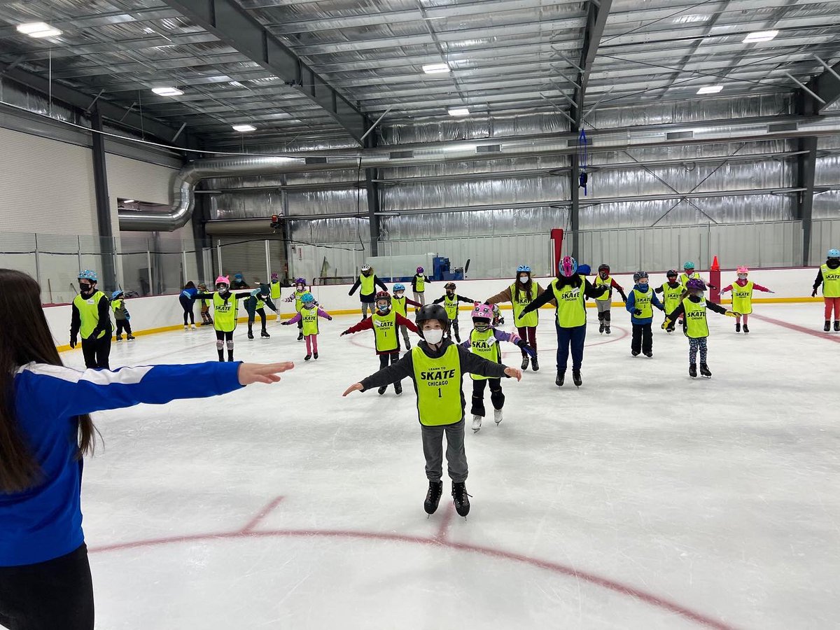 ChicagoHOYB's tweet photo. Another great week of skills and drills for Hockey On Your Block! Want to improve while having fun? Use the link in our bio to register for the next on ice class.
#hoyb #hockeyonyourblock #chicagoyouthfoundation https://t.co/BN9JvCtnnm
