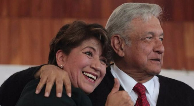 FotoMichir's tweet photo. Donde la educacion esta a cargo de quien le juntó #diezmos perdon "aportacones"par el movimiento, donde si le caes bn y lame tus 🍳🍳 les das una secretaria @SEP_mx  @delfinagomeza   #delfinahundeeducación 
#LopezMexicoTeRepudia #LopezEnemigoDeMexico 
#EducaciónDe4ta https://t.co/WBAAIauOJd