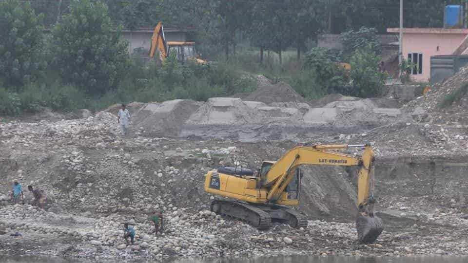 sdcfoundationuk's tweet photo. #NGT has asked SEIAA to respond on grant of environmental clearances for a mining project in #Bageshwar region. The mining area is prone to earthquakes. Recently an earthquake of 2.5 magnitude had hit the area.
#EIA
#Himalayanwatch
#Environment
#Uttarakhand https://t.co/EoOzz1vKMO