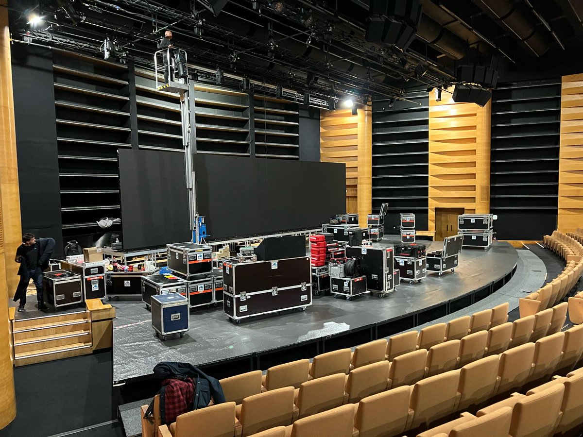 #aucoppartner #aucop #evenementiel #event #murdeled #montageencours #AucopParis #AucopNice #AucopMarseille #marseille #PalaisduPharo #prestatairetechniqueetdeco