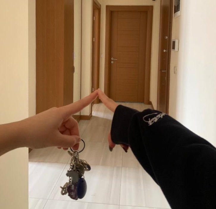 selennguur's tweet photo. Çocukluk arkadaşınla eve çıkmak mı?  🥺 https://t.co/SeYxUQdIDY