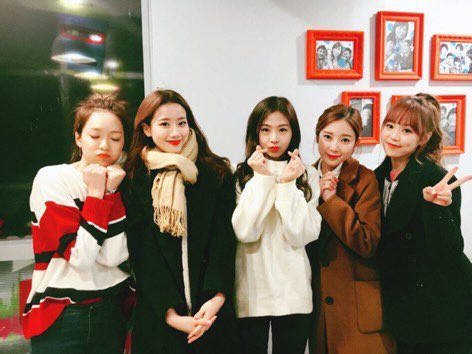 Todayis_YENA's tweet photo. 170125 에이프릴 트위터

#에이프릴 #예나 https://t.co/5t0OAl8Pzm