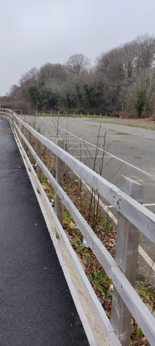 PluggedInShrop's tweet photo. This fenced off car park in Madeley would make a great charging hub @TelfordWrekin https://t.co/hw3OoQuJpA