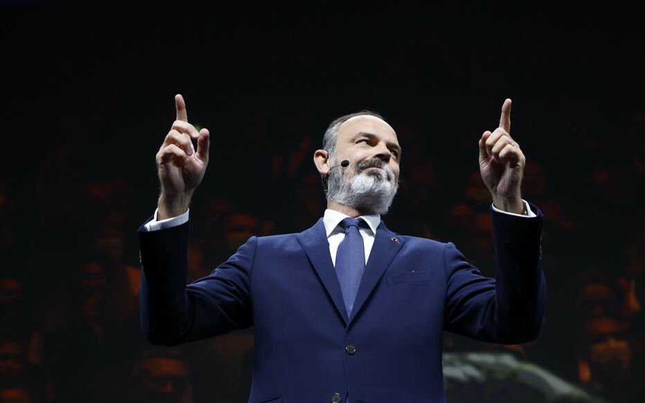 Quel plébiscite !🥊
 65 % des FR le juge "compétent", 63 % "sympathique", 57 % "convaincant" , 54 % "proche des gens" , 64% qu’il "a des convictions profondes". Enfin, 65 % des Français sont persuadés qu’#ÉdouardPhilippe "va revenir sur le devant de la scène politique" !💪💪