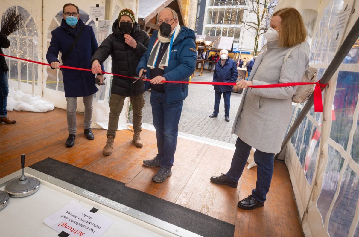 Space4People tweet media