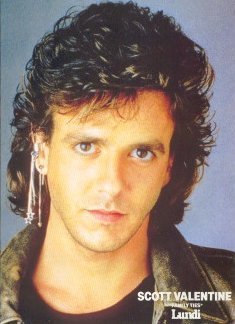HelenStylesy's tweet photo. Thanasi Kokkinakis or Mallory's boyfriend from Family Ties? #AO2022 https://t.co/GPVNjnr7U9