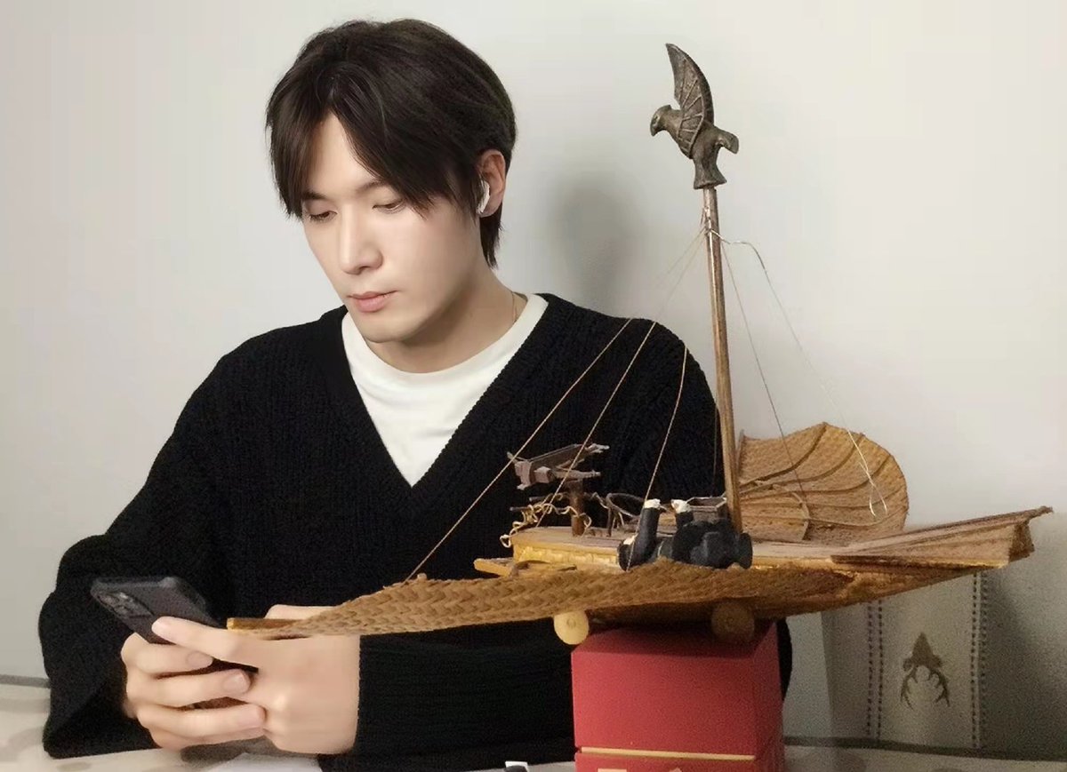 Liu Hai Kuan doing things tweet media