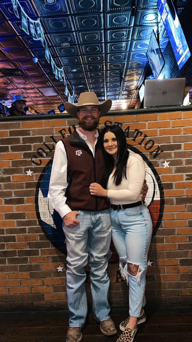 Drake_Grammer's tweet photo. You make Northgate nights better https://t.co/v5IOMPVzVX
