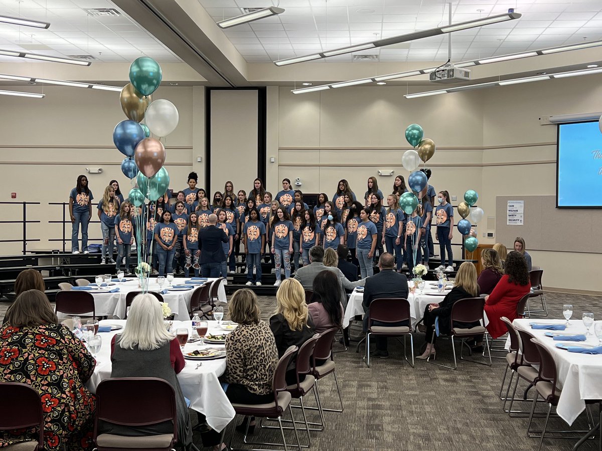 tsmschoirs's tweet photo. The TSMS Varsity Treble Choir sang for the KISD School Board Dinner tonight, and they were incredible! We are grateful for the invitation! @KellerISD @KISDFineArts @DrRDubKellerISD @TSMSKeller @MaganLocey @jbarrettTSMS #TrinitySings https://t.co/BiWvzBEORS
