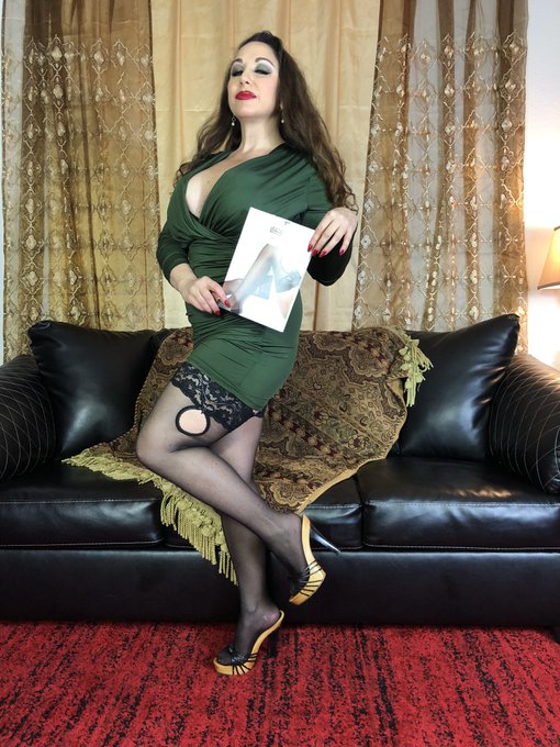 1 pic. My new #WolfordThighHighs are absolutely stunning! They make me feel so sexy, glamorous, & happy