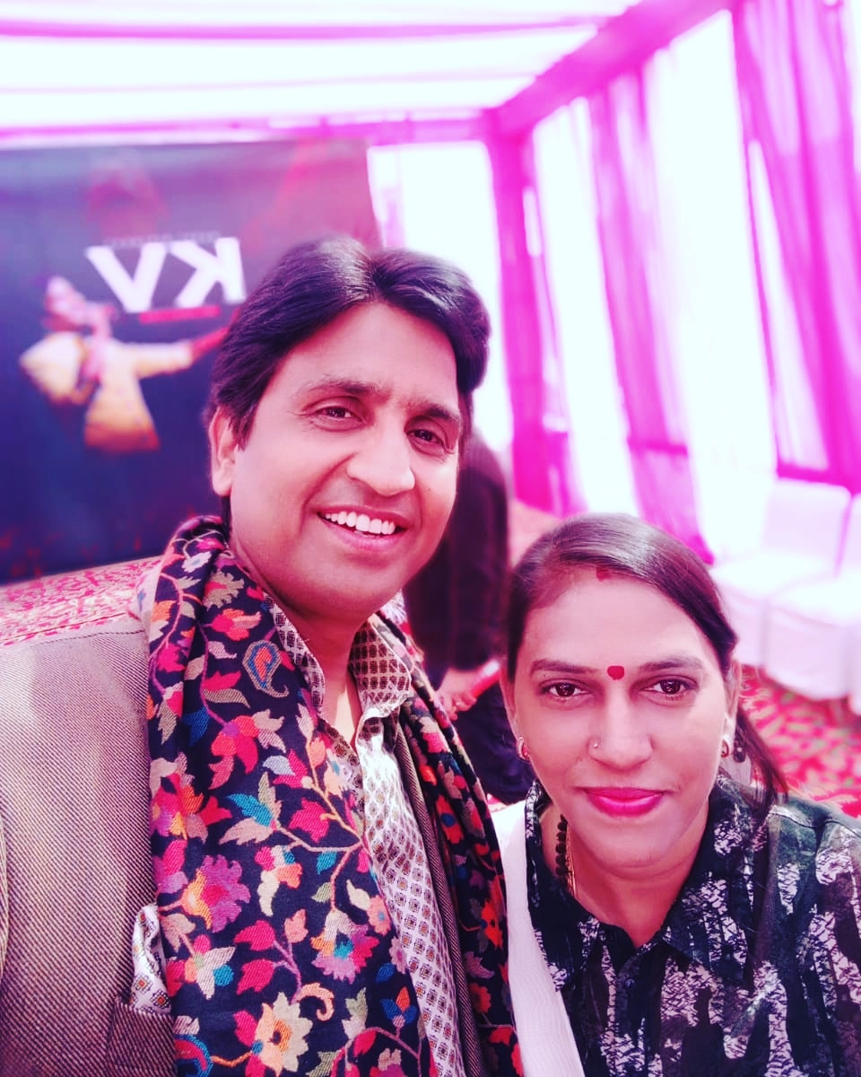 SushmaMMaurya's tweet photo. इजाजत हो तो हम भी एक वहम पाल ले..
आप भी याद करते हो हमें इसको हकीकत मान ले...नमस्ते बड़े भैय्या चरणस्पर्श ! @DrKumarVishwas https://t.co/2TVNTtNBF1
