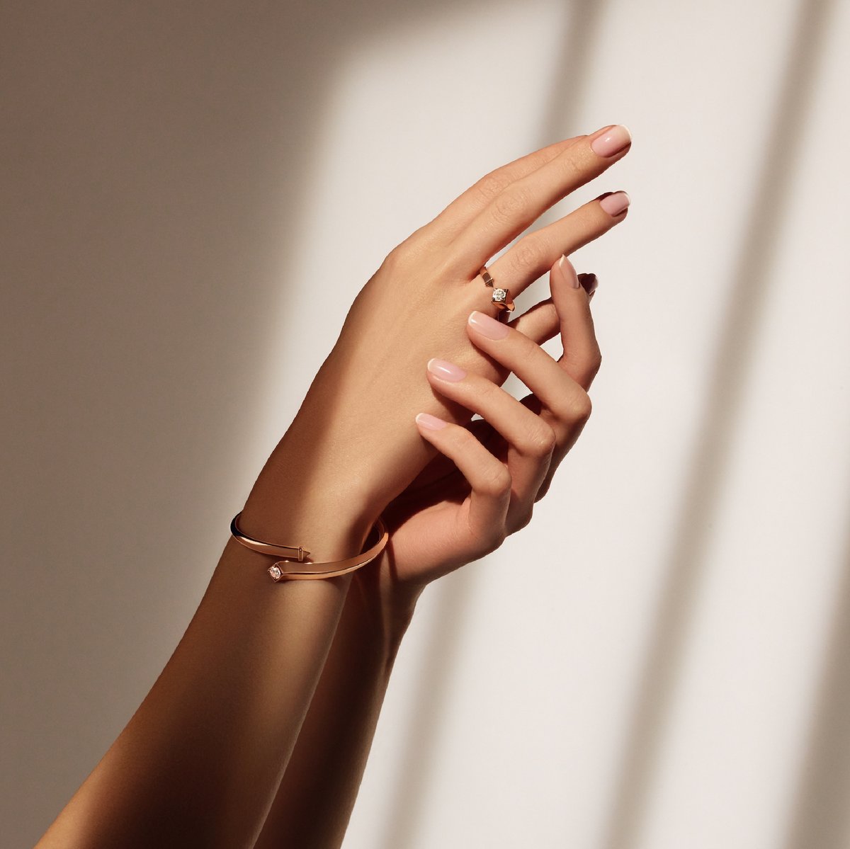 Mark a new milestone in the new year with t timeless appeal of the Avaanti Collection by De Beers Forevermark.

#DeBeers #Forevermark #ADiamondIsForever #NaturalDiamonds