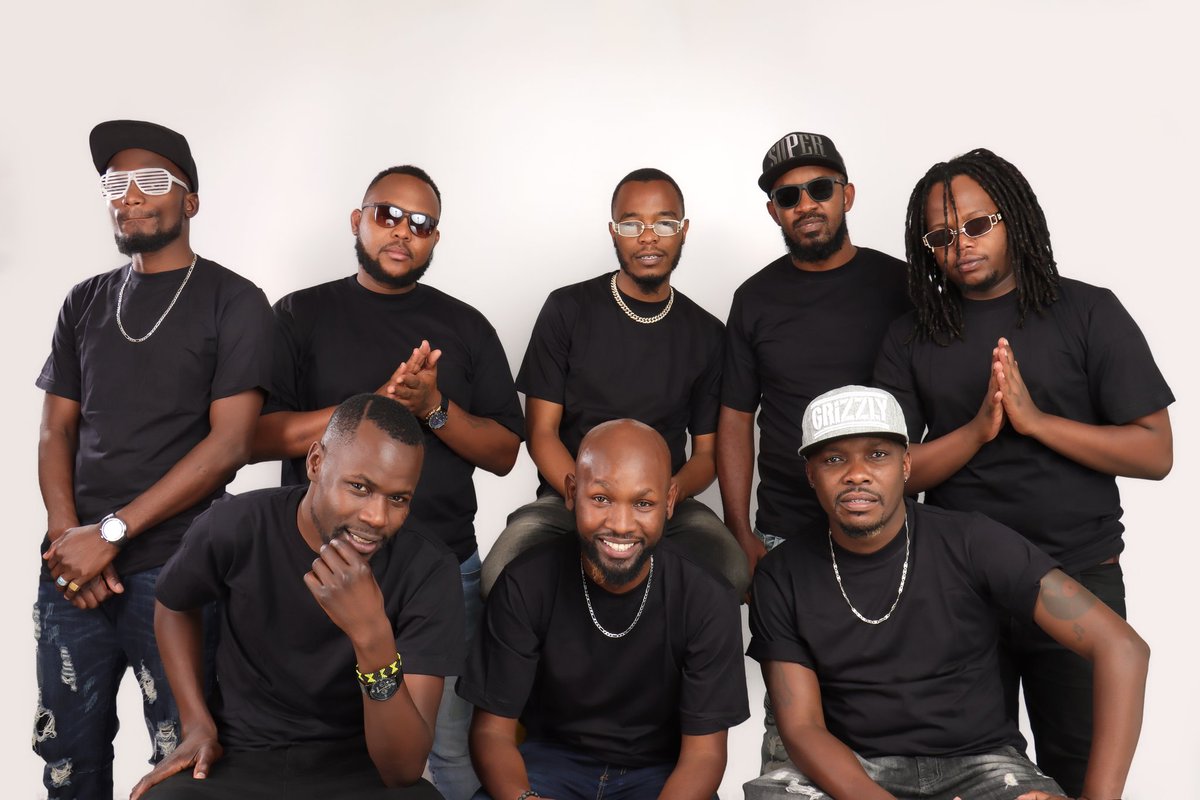 EmosNjoroge's tweet image. Black on Black looking like  billionaire's.  @thecliqueke 

#theclique @JombaDj @hushbk2 @deejayruby_ @switchconceptke @voboyy @DjSirMeKenya @Djurokenya