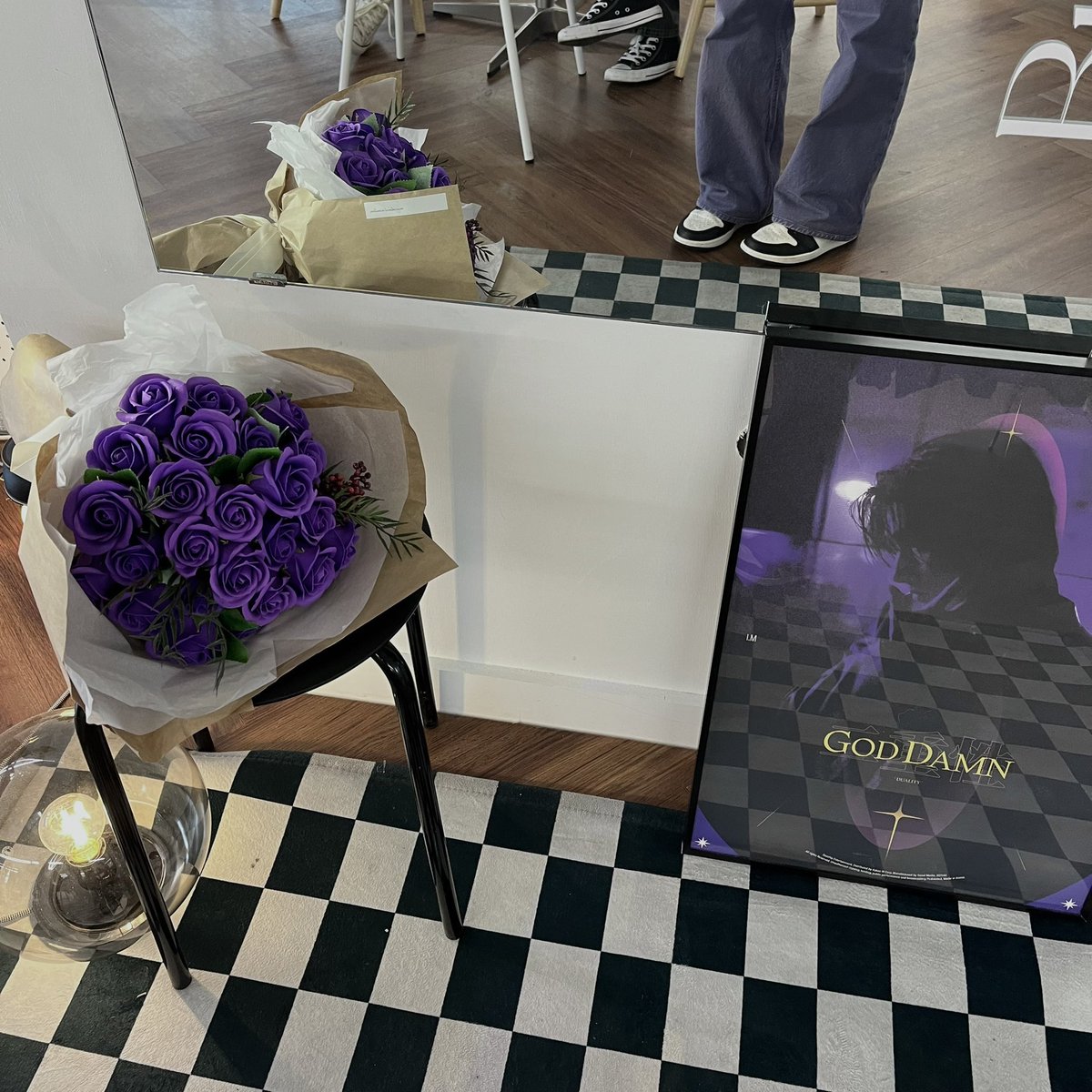 KYUNSARCHIVE's tweet photo. all changkyun coffee events are being sold out so fast… 💜 he’s really getting a lot of love #IM #아이엠 https://t.co/69nNv7hAEo
