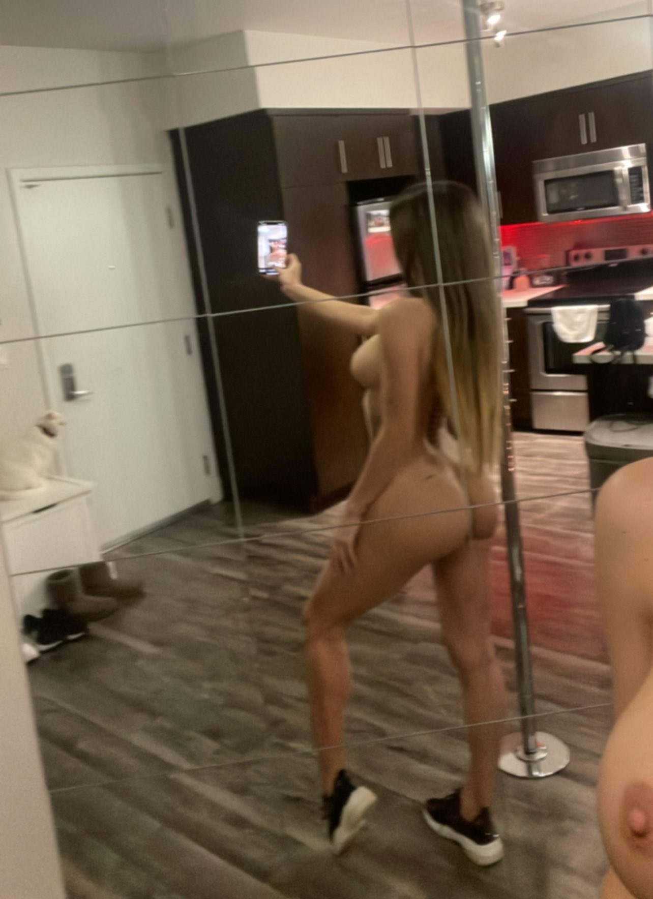 3 pic. Hope you like my noodz 😉 https://t.co/IocX46cvJK