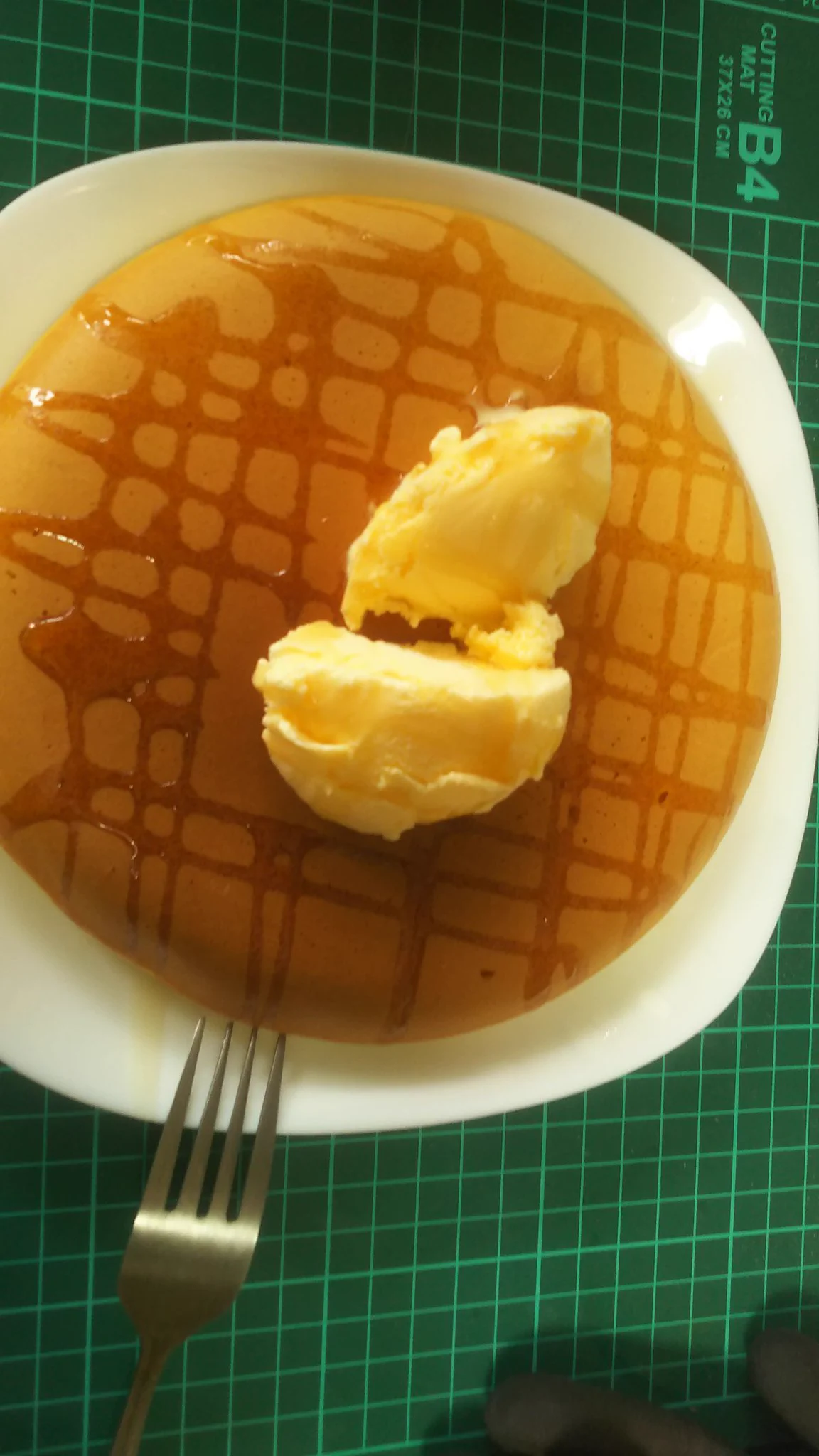 @zennoh_food @AXStothecosmos 卵と牛乳を先に混ぜて、粉はダマが残るくらいでいいのです（笑） 