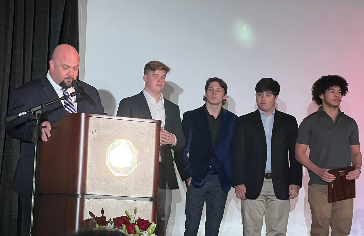 Fantastic <a href="/MidwayFB/">Waco Midway Football</a> banquet tonight! Looking forward to a great spring ball and 2022 season!