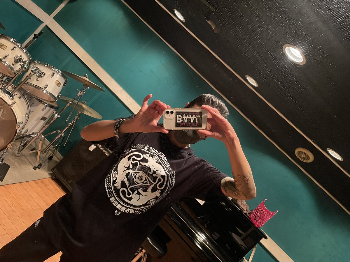 海の向こうから⭐️日常Diary
U-tarou
hellectrowitch.com/blog/