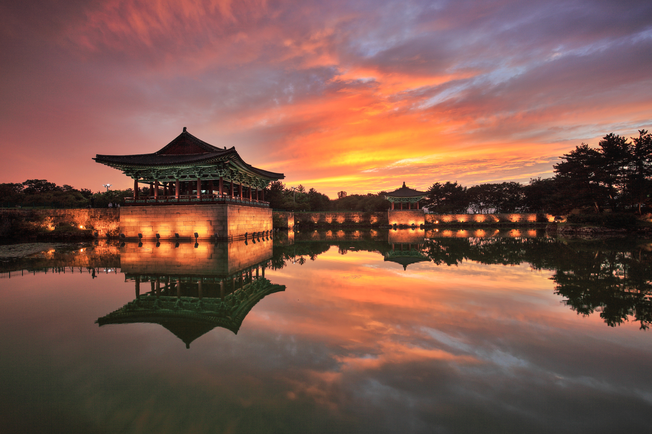 VisitKorea on X: 'The historic city of #Gyeongju lights up beautifully at night. 🌅 📍Donggung Palace and Wolji Pond: https://t.co/5F5QoaIIS3 📸Photo credit: 조광연 https://t.co/qTsgOGBmiz' / X