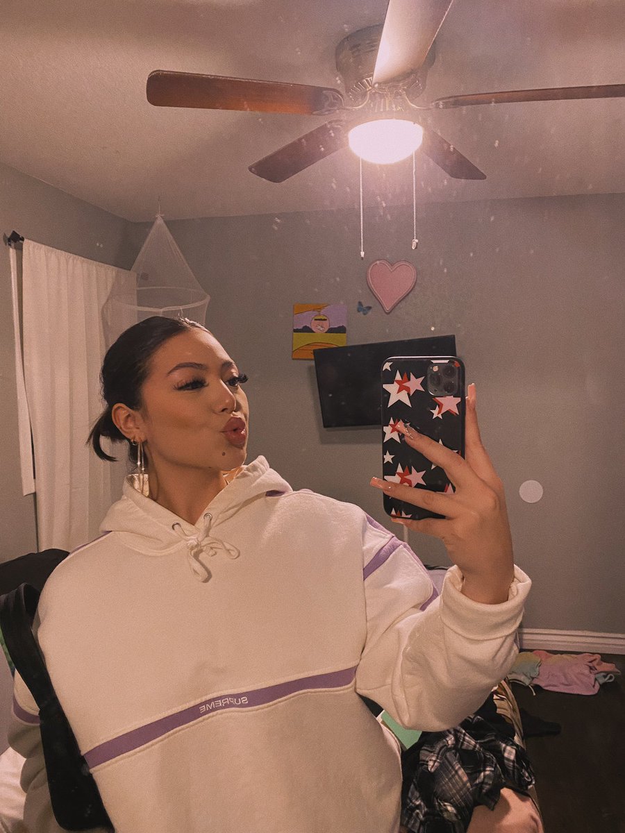 lonnie 🧸 tweet media