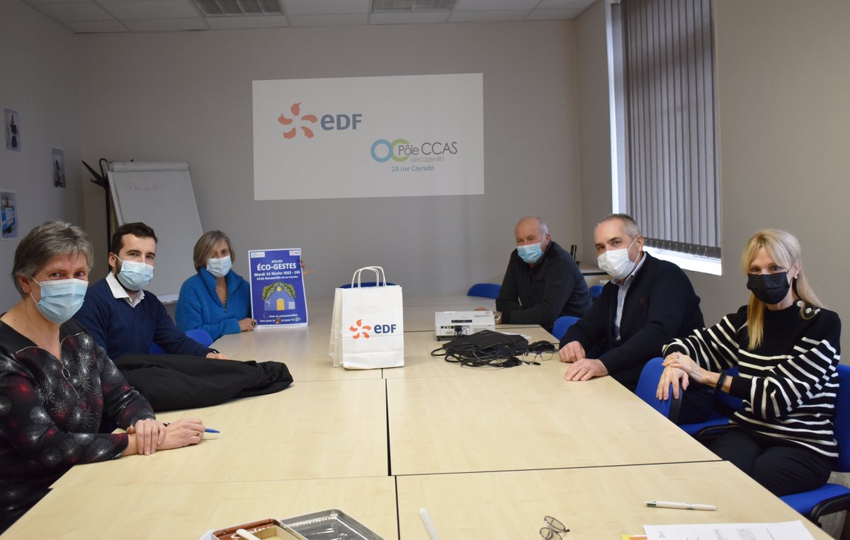 ✍️Le CCAS de <a href="/Decazeville12/">Ville de Decazeville</a> et @EDF_CollTerr s’unissent pour lutter contre la précarité énergétique et accompagner les plus fragiles en proposant des ateliers pour mieux maitriser sa consommation et sa facture⚡️#ChèqueEnergie #FondsdeSolidarité #Ecogestes <a href="/EDF_Occitanie/">EDF Occitanie</a>