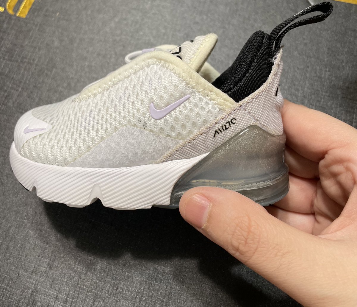 Jennifer21Marie's tweet photo. But really, what I ordered vs. what I got was not even close. Wth @Nike??? https://t.co/f1KEEtdHeR