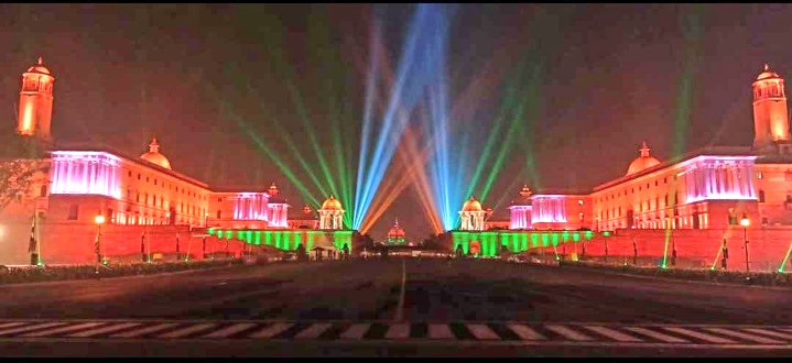 My house must be a couple of minutes away from India Gate in aerial distance. Growing up, we could see the Rashtrapati Bhavan from my building terrace, lit up in all its glory (1st pic). Look what they've done to it. Gaudy, tasteless, Moi. 

(Pics sourced from Google)