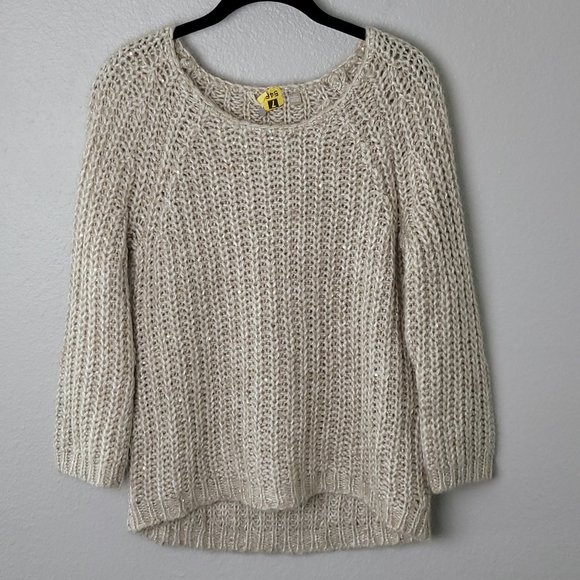 Millyrus's tweet photo. So good I had to share! Check out all the items I'm loving on @Poshmarkapp #poshmark #fashion #style #shopmycloset #anthropologie #stylens #umgee: https://t.co/nan7S7q3jp https://t.co/dsiAd3zxsQ